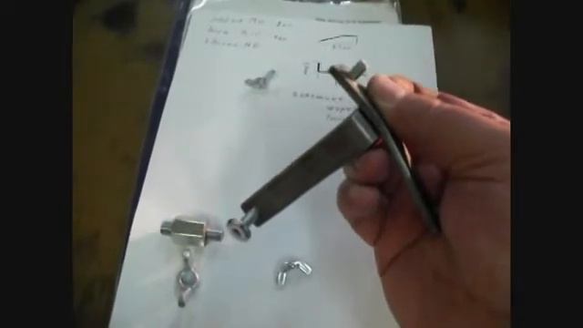 DUSTER декоративная крышка на двигатель смотреть онлайн