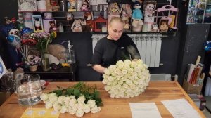 Сборка букета из 101 розы по спирали Florellesi