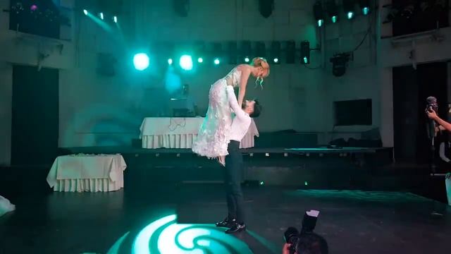 Копия видео "Wedding dance - Bachata, Kizomba, Salsa" смотреть онлайн