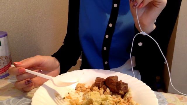 ASMR eating whisper - Beef with millet porridge / АСМР жевание чавканье шепот - Мясо с пшенкой смотреть онлайн