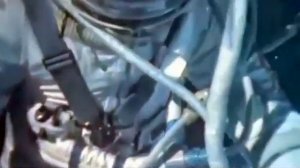 Алексей Леонов, первый выход человека в открытый космос 18 марта 1965 года