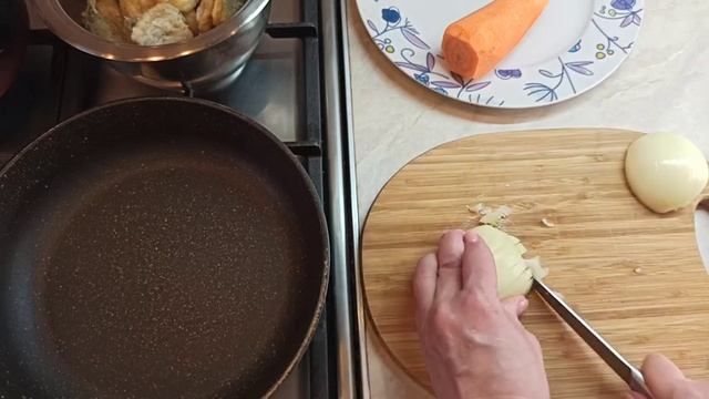 Минтай в сметанном соусе, легкий ужин за полчаса!