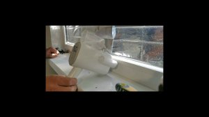 МАЛО КТО ЗНАЕТ! Как снять старую прикипевшую плёнку с окна пвх!