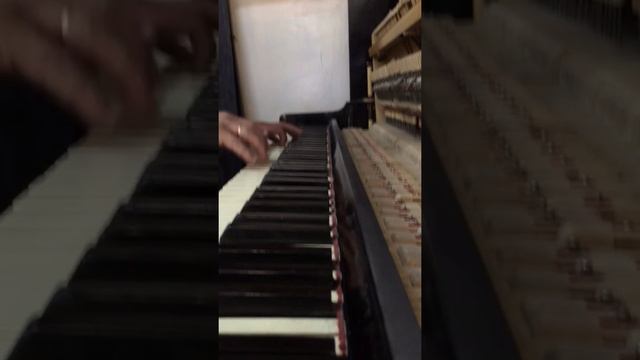 Piano-"Красный октябрь"