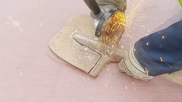 Ни в коем случае не выбрасывайте старую лопату Из неё получится очень нужная самоделка смотреть онлайн