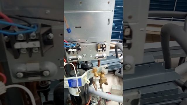 Реконструкция и монтаж пристенных витрин (горок). смотреть онлайн