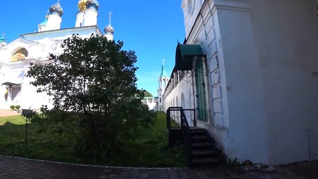 На берегу озера Неро. Ростов. Спасо-Яковлевский монастырь. Ростовский кремль.
