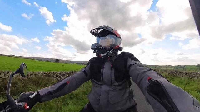 Metzeler Tourance Next 2 - New Tyres For The KTM 1290 SAS смотреть онлайн