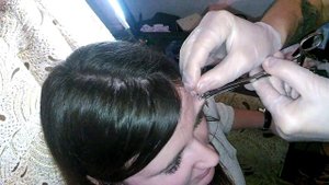 Прокалывание брови. Пирсинг =)