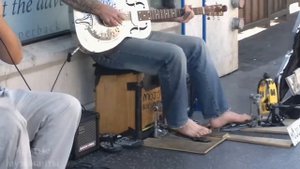 Cool Street Musicians // Мужик Классно Играет На Губной Гармошке И Круто Поёт На Улице