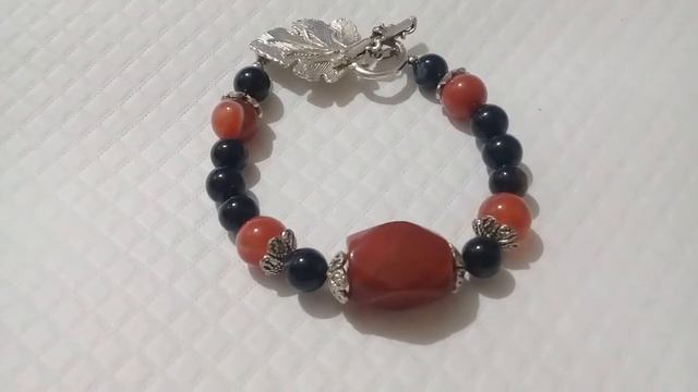 Украшения новинки. Родонит, сердолик, агат. смотреть онлайн