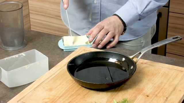 Необычный ужин: ароматное фондю с анчоусами на основе соленого масла Банья Кауда и овощи на гриле смотреть онлайн