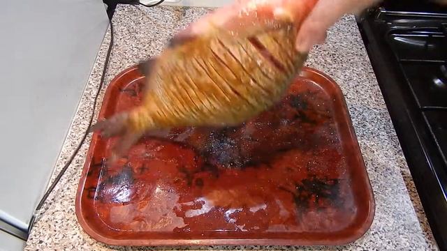 Лещ на луковой подушке