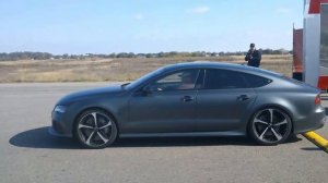 Audi RS7 560 л с  звук выхлопа, ускорение...