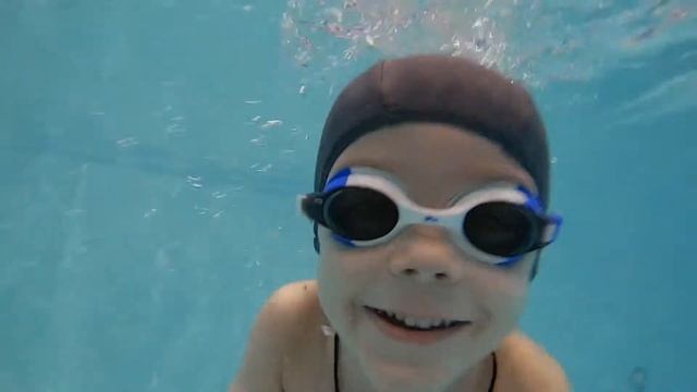 Грудничковое плавание в Иркутске | Ныряем #08 смотреть онлайн