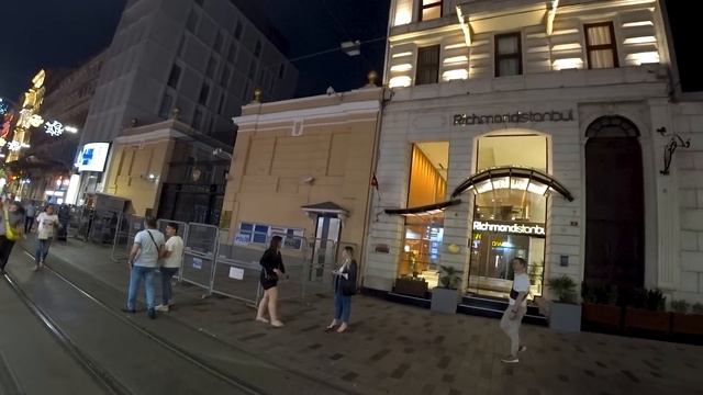 Здесь можно ВСЁ / Самая крутая улица в Стамбуле ??
