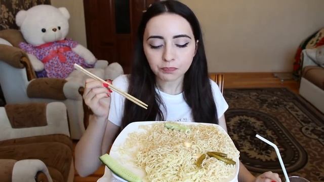 СЫРНАЯ ЛАПША 5 ПАЧЕК / MUKBANG / не ASMR смотреть онлайн