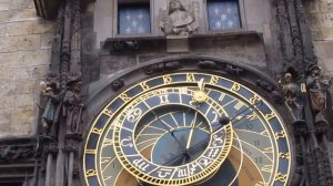 Прага  Часы на Староместской площади