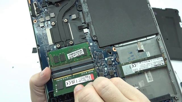 How to add RAM on HP EliteBook 820 G4 смотреть онлайн