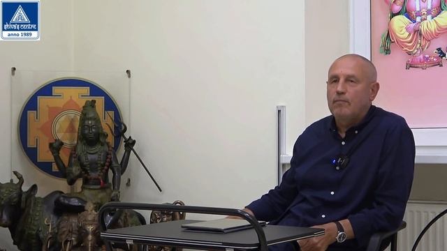 ШИВАДЖИ ГУРУ О ТОМ, ПОЧЕМУ ЛЮДИ ИДУТ В ЖИЗНИ НЕ ТУДА