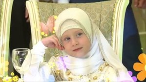 Одна из младших дочерей Кадырова растет необыкновенной красавицей с очаровательной улыбкой