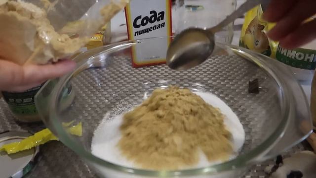 Чистящее средство для посуды. Отмывает всё до БЛЕСКА!