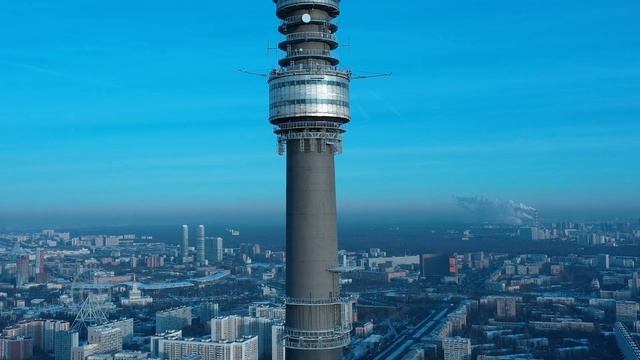 Останкинская Башня и "Рабочий и колхозница" смотреть онлайн