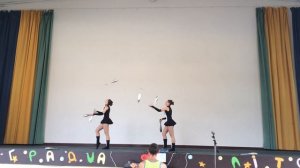 Жонглеры с булавами