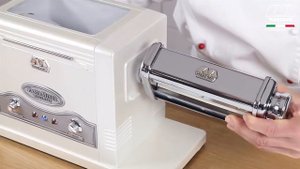 Замешиваем тесто для пасты с Pasta Mixer Marcato