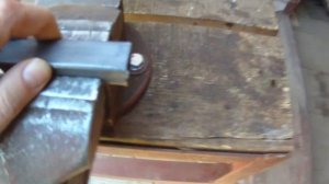 Столик для тисков.The table under the vise.