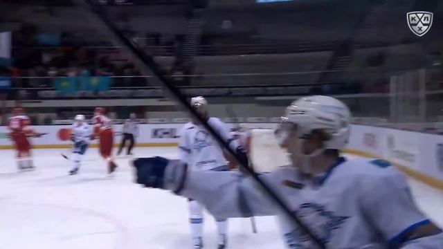 Михайлис грамотно подставляет клюшку смотреть онлайн