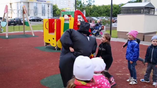 Толстяки - буржуй и сумоист , парад смотреть онлайн