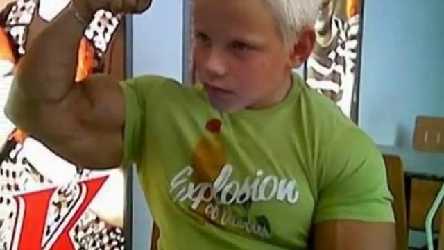 ЛАЙМ ХОКСТРА ОН БОРОЛСЯ ПРОТИВ СМЕРТЕЛЬНОЙ БОЛЕЗНИ И СТАЛ САМЫМ СИЛЬНЫМ МАЛЬЧИКОМ В МИРЕ смотреть онлайн