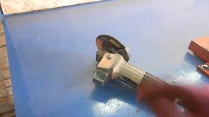 Приспособление для фиксации БОЛГАРКИ в тисках!