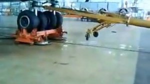 Ан-124-100 Руслан, буксировка  на воздушной подушке 1