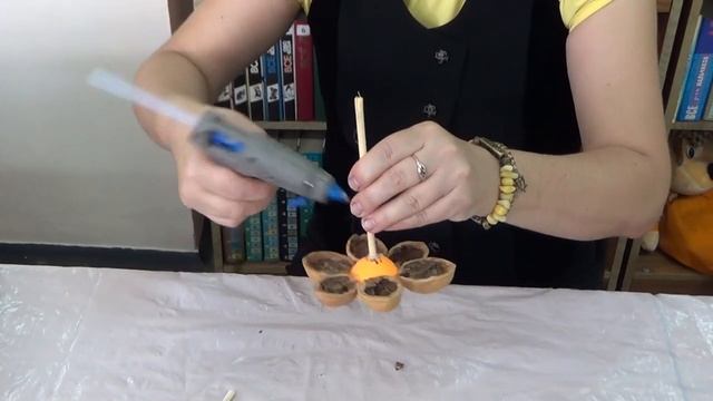 Букет из скорлупы грецкого ореха: мастер-класс по изготовлению