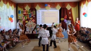 Танец с ложками. Подготовительная группа. 2017 год