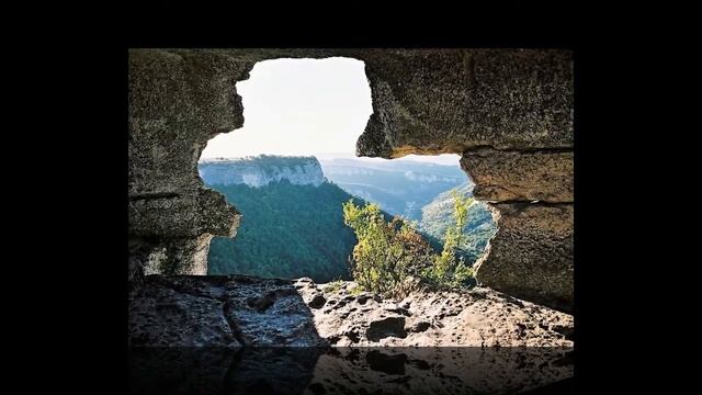 Смотри и думай...История 116. Пещерный город Мангуп-Кале.Крым. Россия.The cave city of Manguр-Kale.