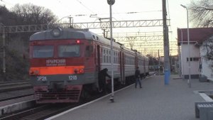 Электропоезд ЭР2К-1218 на ст. Инкерман-1 (Крым)