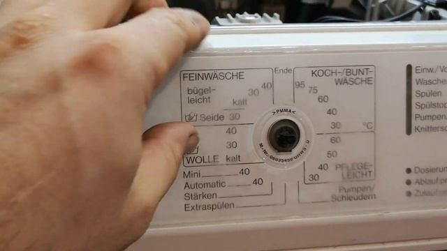 Как снять переднюю панель Miele и открутить плату смотреть онлайн