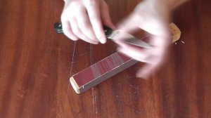 ЗАТОЧКА НОЖА ДО БРИТВЕННОЙ ОСТРОТЫ НА НАЖДАЧНОЙ БУМАГЕ.mp4