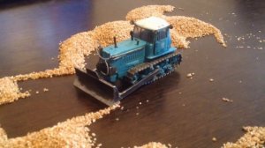 Радиоуправляемый микро трактор ДТ-75 | микроскопический бульдозер на радиоуправлении