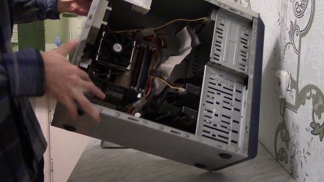 Чистка компьютера от пыли-уменьшает перегрев и улучшает скорость его работы. смотреть онлайн