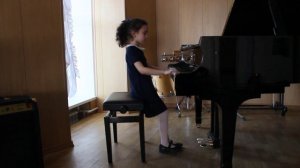 Гетманова Ульяна - 6 лет, фортепиано. М.Тарапатова Вариации на тему укр. нар. песни "Ой ты, дивчина