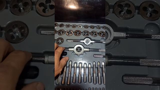 Метчики и плашки, набор. смотреть онлайн