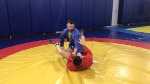 Техника САМБО. РЫЧАГ ЛОКТЯ (ARMBAR) в 2-Х ВАРИАЦИЯХ при атаке со стороны ног. Школа самбо Sambi.st