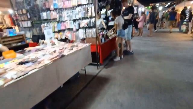 Ночной рынок одежды и еды Что продается на Тайском рынке Таиланд Паттайя