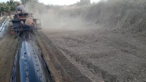 Грядообразователь из японской фрезы-культиватора.