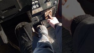 Запуск бульдозера ДЭТ 320.