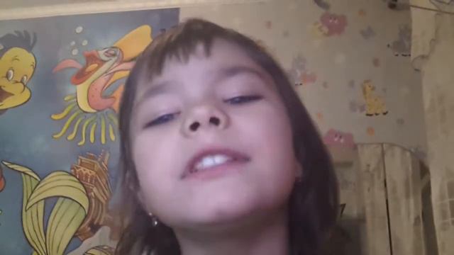 маленькая девочка поет новогоднюю песню смотреть онлайн